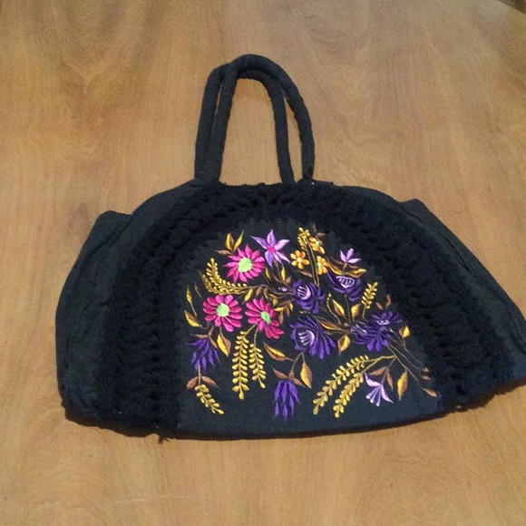 Hobo Black Floral Shoulder/Crossbody Bag - Picture 2 of 9